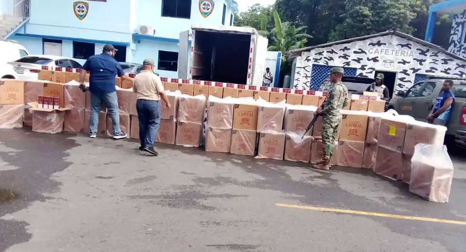 En una operación conjunta, las autoridades militares incautaron 750,000 mil unidades de cigarrillos de procedencia extranjera que habían sido introducidos ilegalmente al país desde Haití.